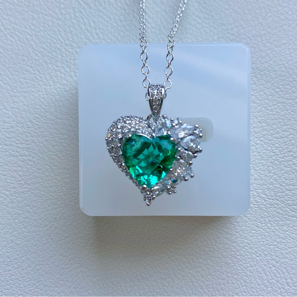 Elegant Silver Heart Pendant Necklace